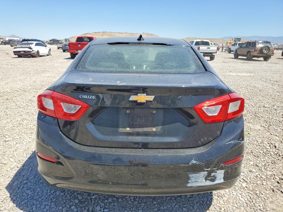 60693876 :رقم المزاد ، 1G1BC5SM2H7114560 vin ، 2017 Chevrolet Cruze مزاد بيع