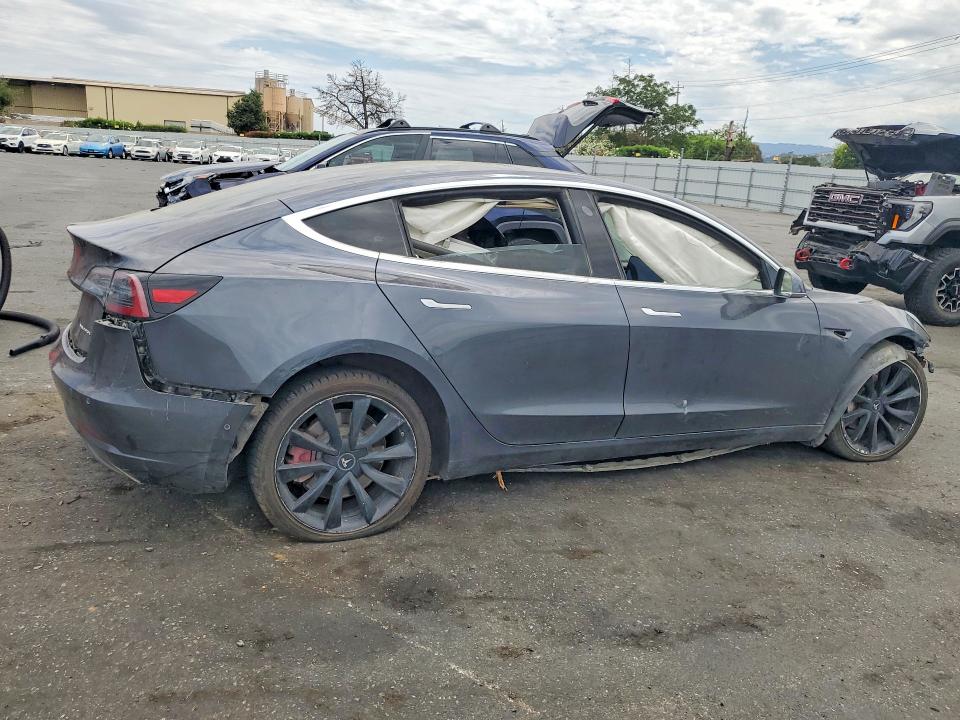 Продаж на аукціоні авто 2018 Tesla Model 3, vin: 5YJ3E1EB9JF147287, номер лоту: 61051256
