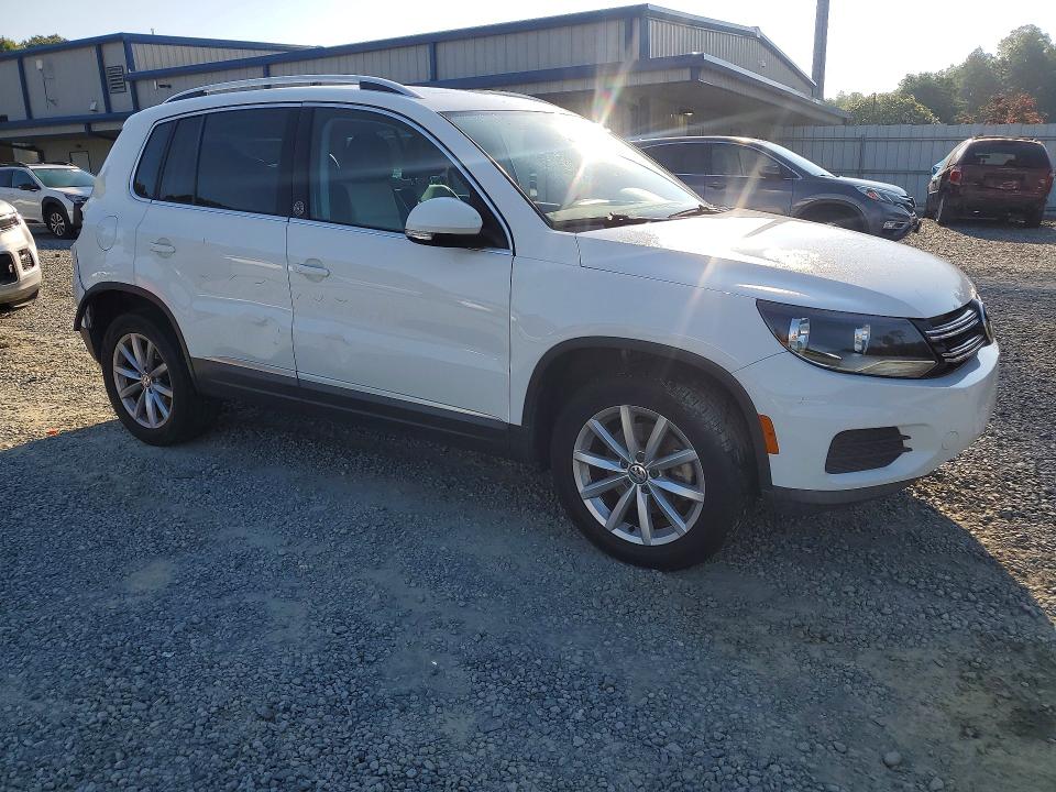 58255756 :رقم المزاد ، WVGRV7AX7HK019279 vin ، 2017 Volkswagen Tiguan مزاد بيع