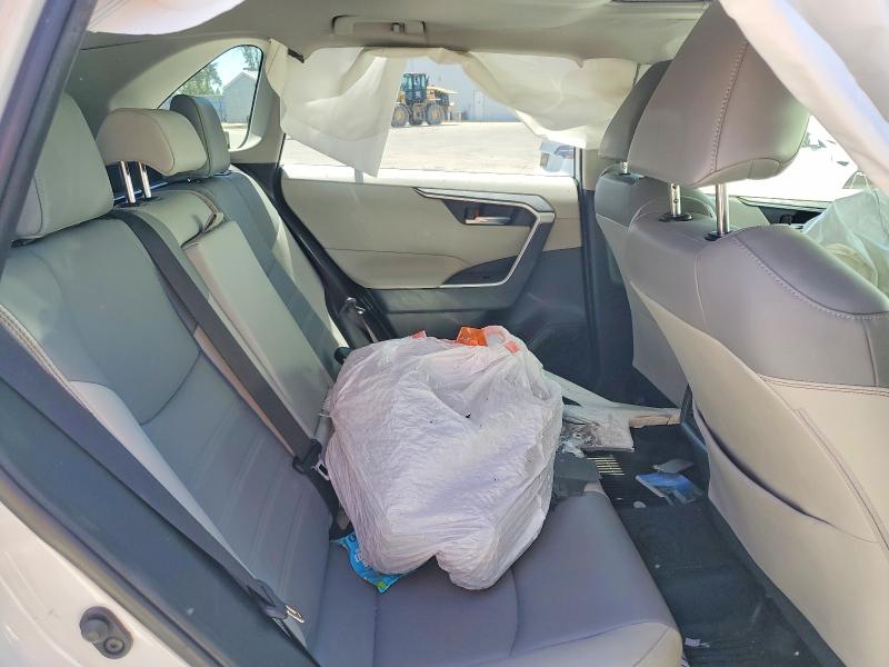 Продажа на аукционе авто 2019 Toyota Rav4, vin: JTMA1RFV2KJ020398, номер лота: 59913616