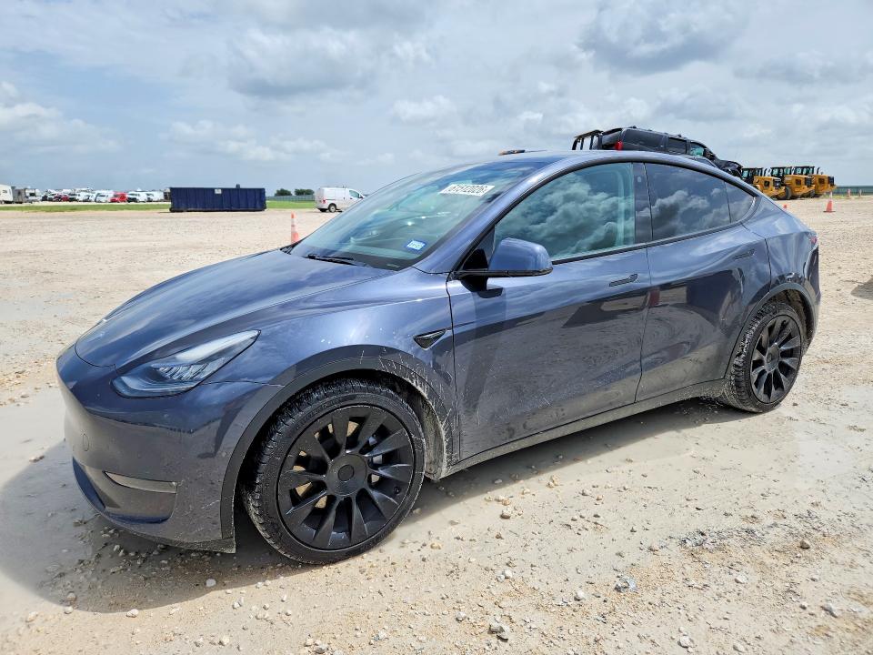 61512026 :رقم المزاد ، 5YJYGDEE3MF076670 vin ، 2021 Tesla Model Y مزاد بيع