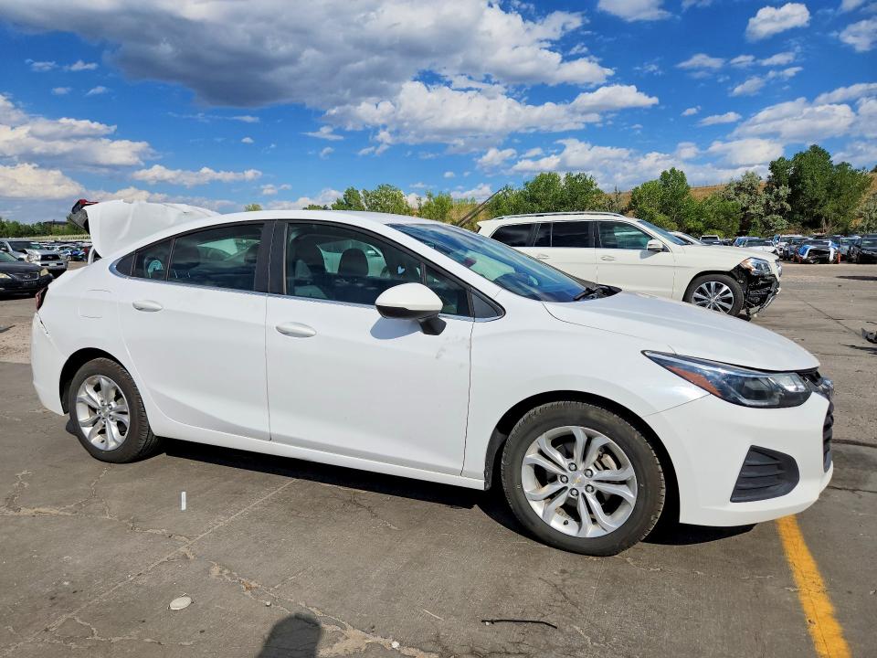 Продаж на аукціоні авто 2019 Chevrolet Cruze, vin: 1G1BE5SM4K7115677, номер лоту: 61397126