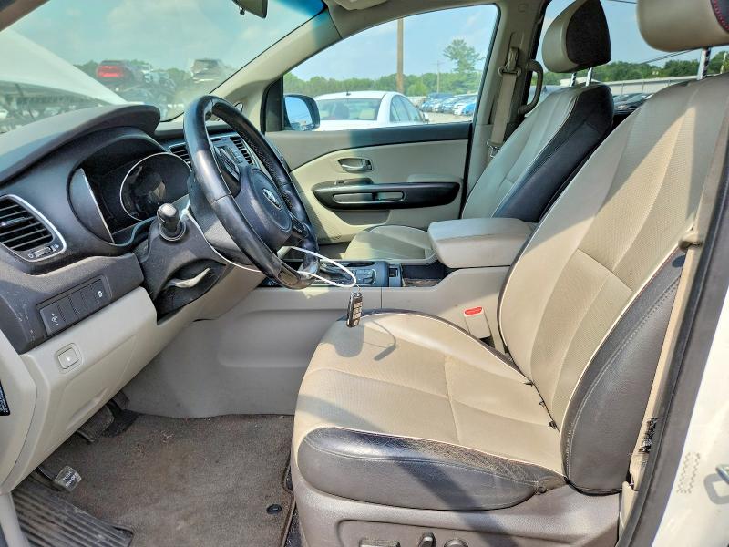 59713996 :رقم المزاد ، KNDMB5C17H6239230 vin ، 2017 Kia Sedona مزاد بيع