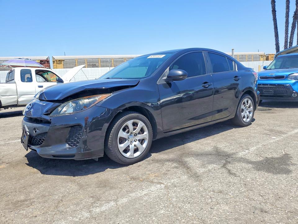 62691326 :رقم المزاد ، JM1BL1TG1D1730790 vin ، 2013 Mazda 3 مزاد بيع