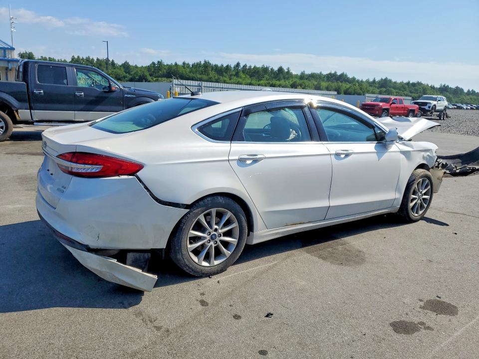 60576266 :رقم المزاد ، 3FA6P0HD6HR114910 vin ، 2017 Ford Fusion مزاد بيع