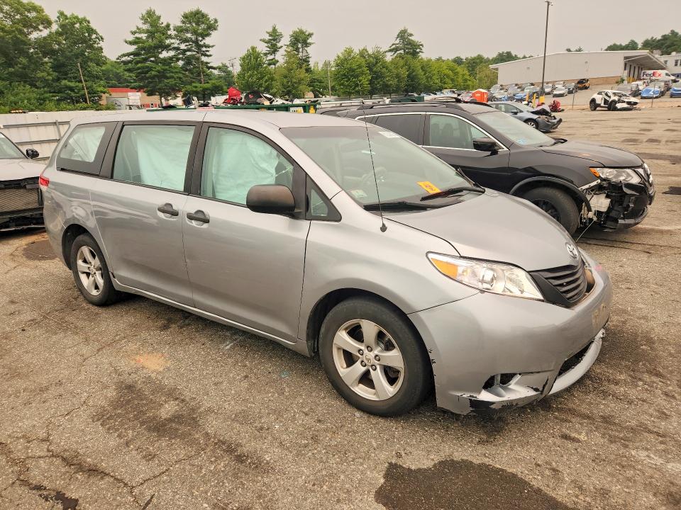 2011 Toyota Sienna მანქანა იყიდება აუქციონზე, vin: 5TDZK3DC5BS023653, აუქციონის ნომერი: 61230626