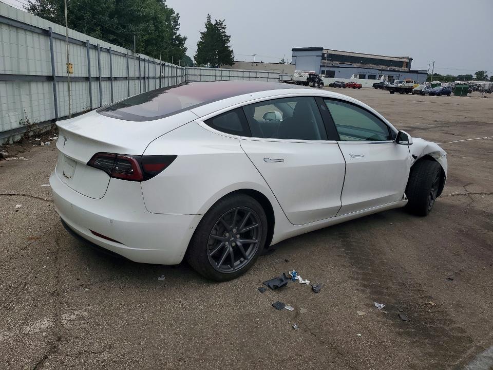 62534406 :رقم المزاد ، 5YJ3E1EA2JF023109 vin ، 2018 Tesla Model 3 مزاد بيع