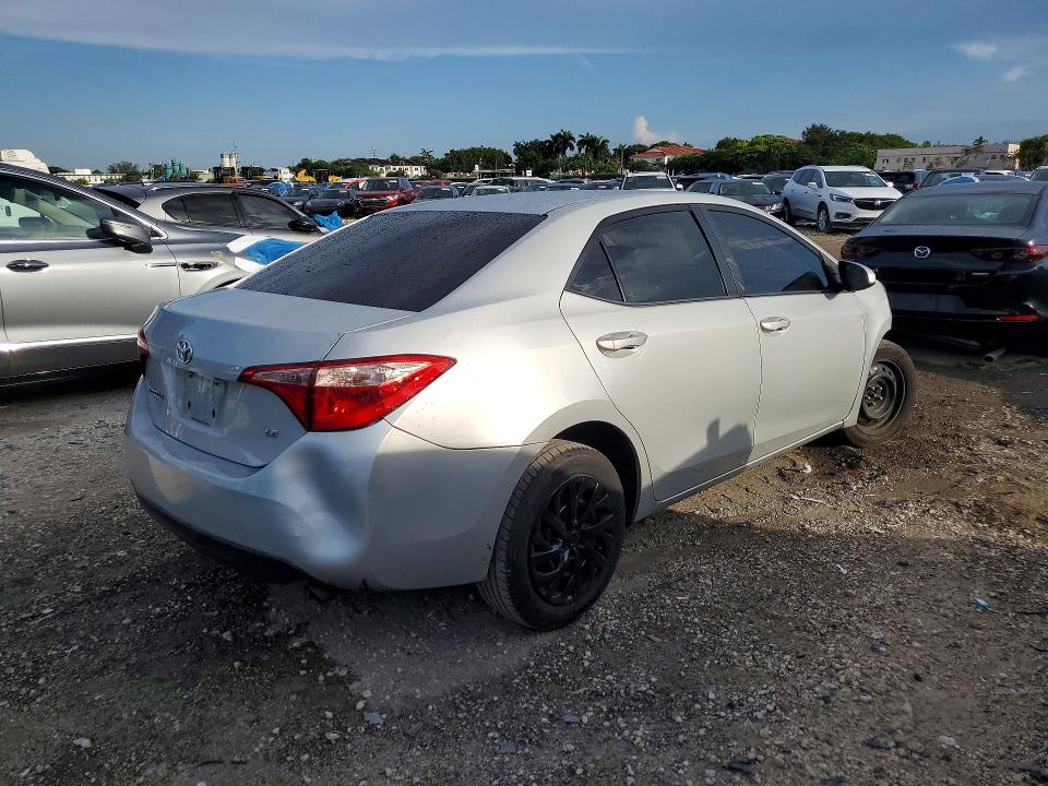 2018 Toyota Corolla მანქანა იყიდება აუქციონზე, vin: 5YFBURHEXJP834303, აუქციონის ნომერი: 85606865