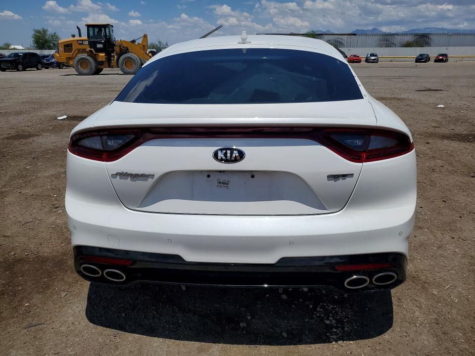 60640576 :رقم المزاد ، KNAE55LC2J6035113 vin ، 2018 Kia Stinger مزاد بيع