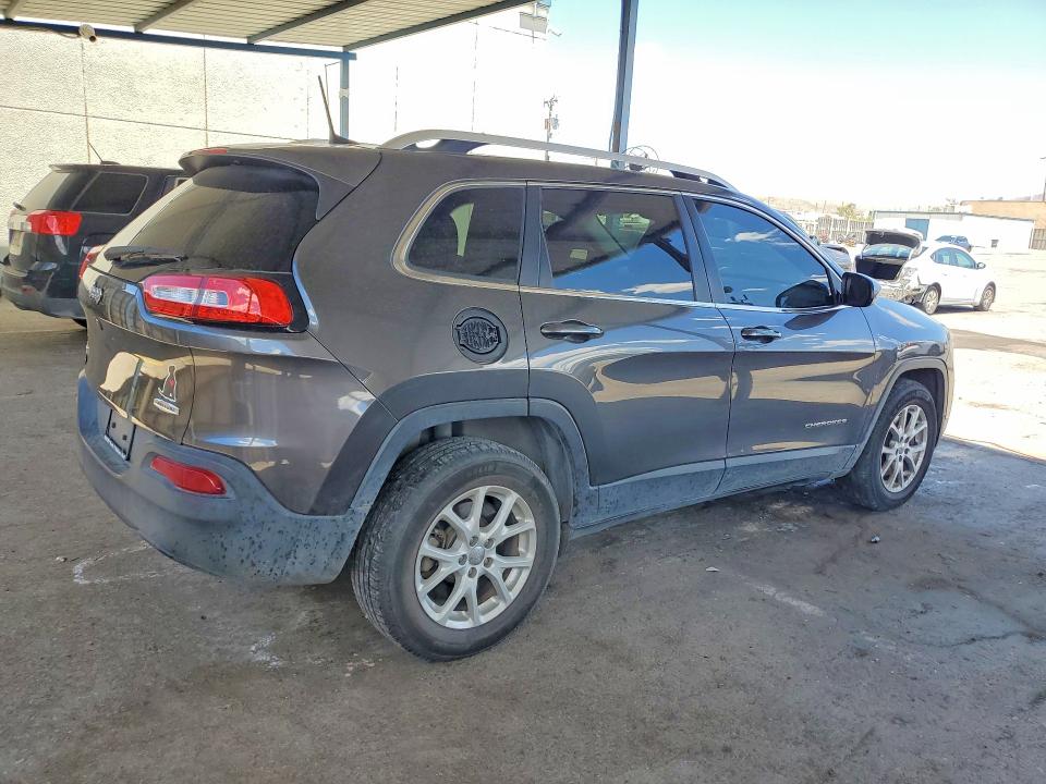 60031506 :رقم المزاد ، 1C4PJMCB1HW631025 vin ، 2017 Jeep Cherokee مزاد بيع