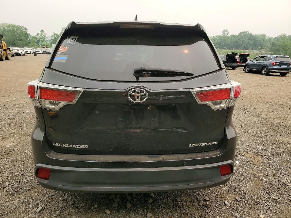 61061826 :رقم المزاد ، 5TDDKRFH2FS181976 vin ، 2015 Toyota Highlander مزاد بيع