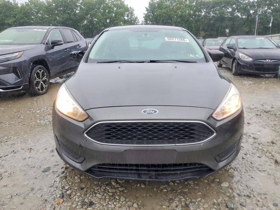 60271286 :رقم المزاد ، 1FADP3K28JL307094 vin ، 2018 Ford Focus مزاد بيع