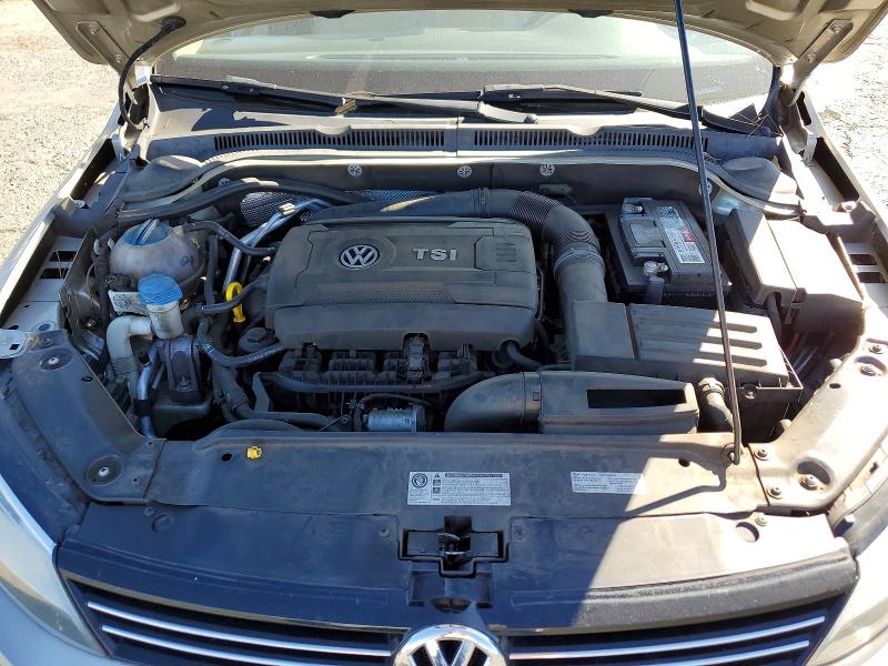 61512646 :رقم المزاد ، 3VWD17AJ1EM242621 vin ، 2014 Volkswagen Jetta مزاد بيع