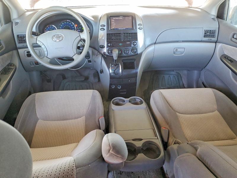 2010 Toyota Sienna მანქანა იყიდება აუქციონზე, vin: 5TDKK4CC3AS314076, აუქციონის ნომერი: 61086686