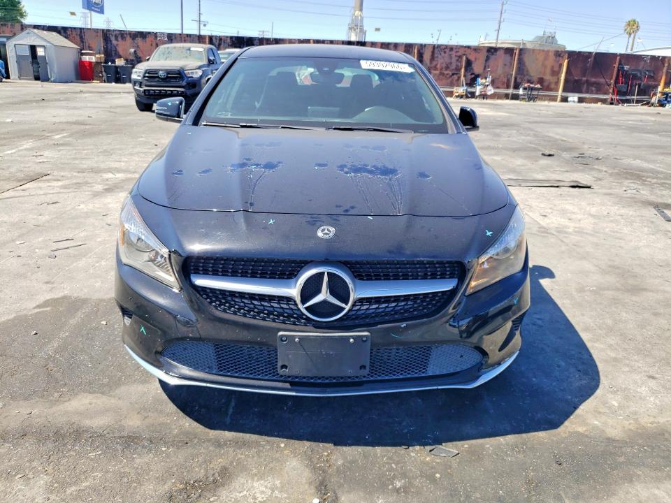 59392966 :رقم المزاد ، WDDSJ4EB6JN602144 vin ، 2018 Mercedes-benz Cla مزاد بيع