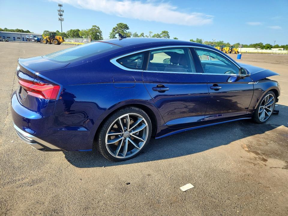 63359426 :رقم المزاد ، WAUFACF51MA001215 vin ، 2021 Audi A5 مزاد بيع
