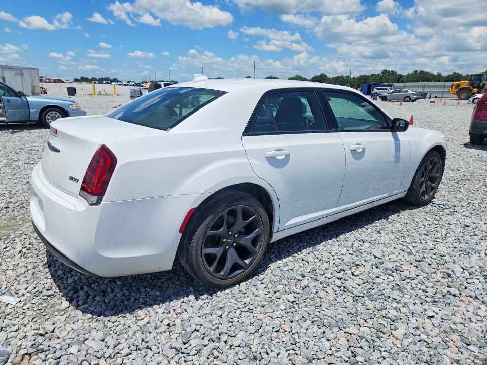 Продажа на аукционе авто 2022 Chrysler 300, vin: 2C3CCAAG4NH236745, номер лота: 62609386