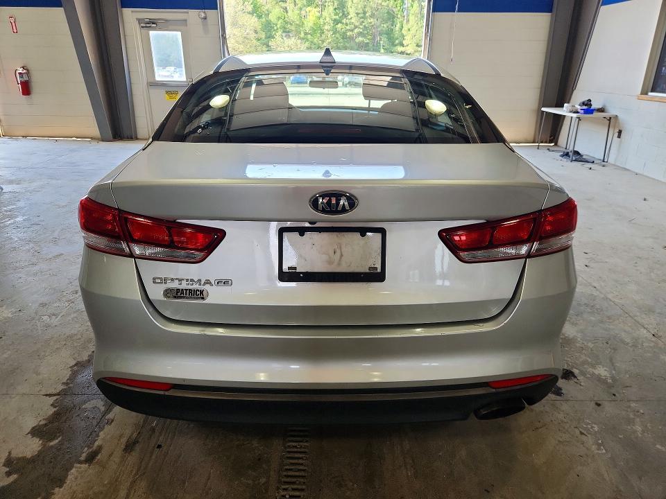 2017 Kia Optima მანქანა იყიდება აუქციონზე, vin: 5XXGT4L39HG169897, აუქციონის ნომერი: 59632456