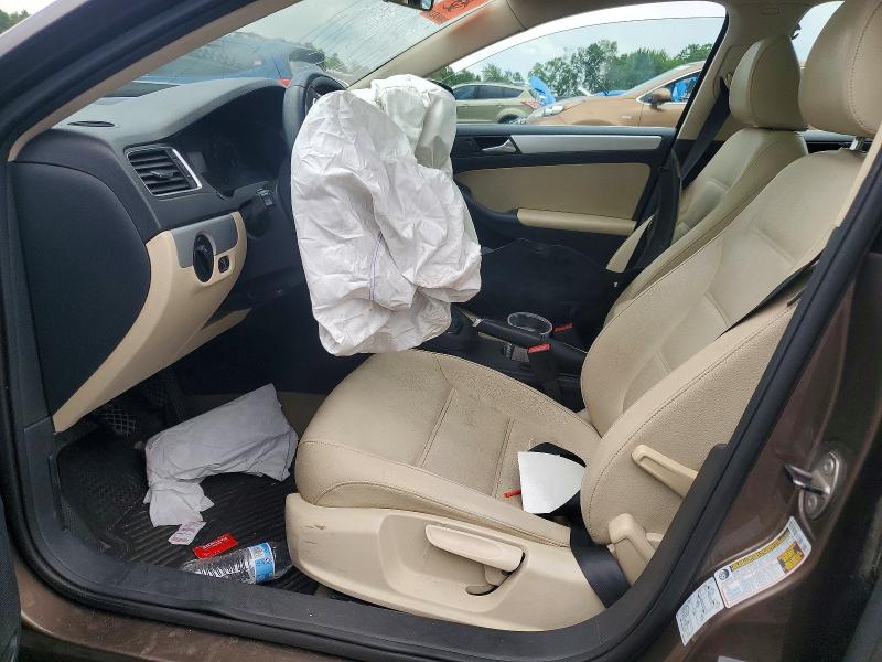 60586286 :رقم المزاد ، 3VWGZ7AJ6BM373531 vin ، 2011 Volkswagen Jetta مزاد بيع