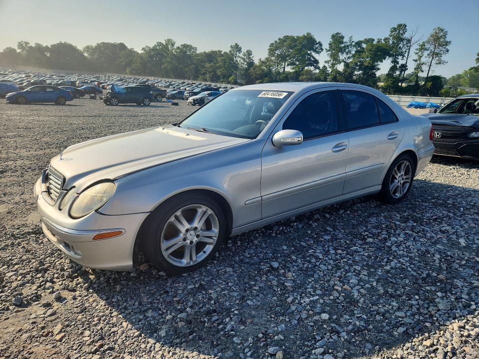 60416056 :رقم المزاد ، WDBUF70J74A400363 vin ، 2004 Mercedes-benz E مزاد بيع