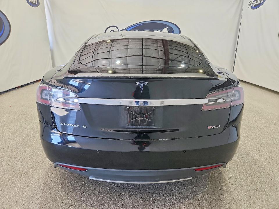 2014 Tesla Model S მანქანა იყიდება აუქციონზე, vin: 5YJSA1H19EFP45251, აუქციონის ნომერი: 62912266