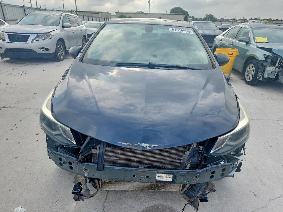 61019966 :رقم المزاد ، 1G1BE5SM6J7125609 vin ، 2018 Chevrolet Cruze مزاد بيع