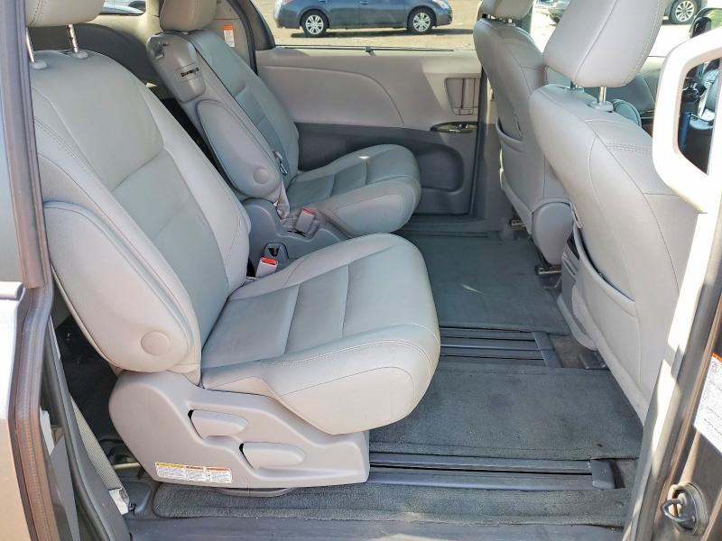 Продаж на аукціоні авто 2017 Toyota Sienna, vin: 5TDYZ3DC5HS813678, номер лоту: 61111476