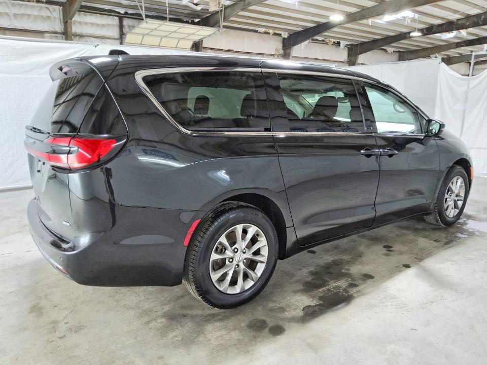 Продажа на аукционе авто 2023 Chrysler Pacifica, vin: 2C4RC3BG9PR554762, номер лота: 62092376