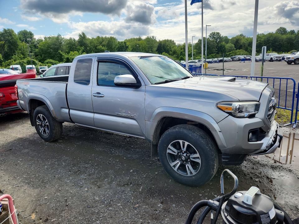 Продаж на аукціоні авто 2016 Toyota Tacoma, vin: 5TFSZ5ANXGX011403, номер лоту: 63471556