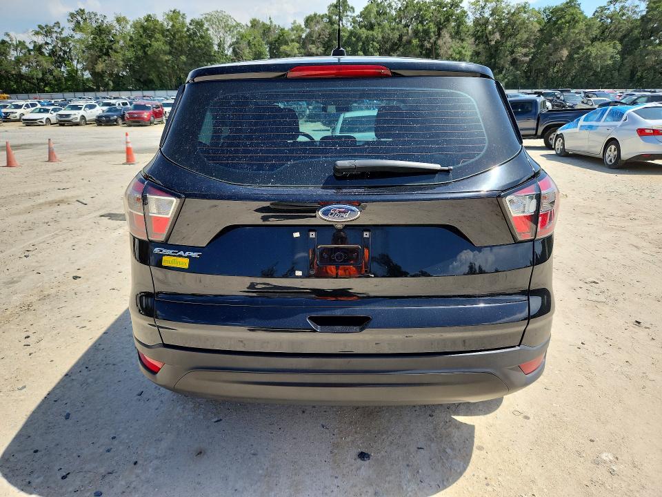 61925216 :رقم المزاد ، 1FMCU0F70JUA07168 vin ، 2018 Ford Escape مزاد بيع
