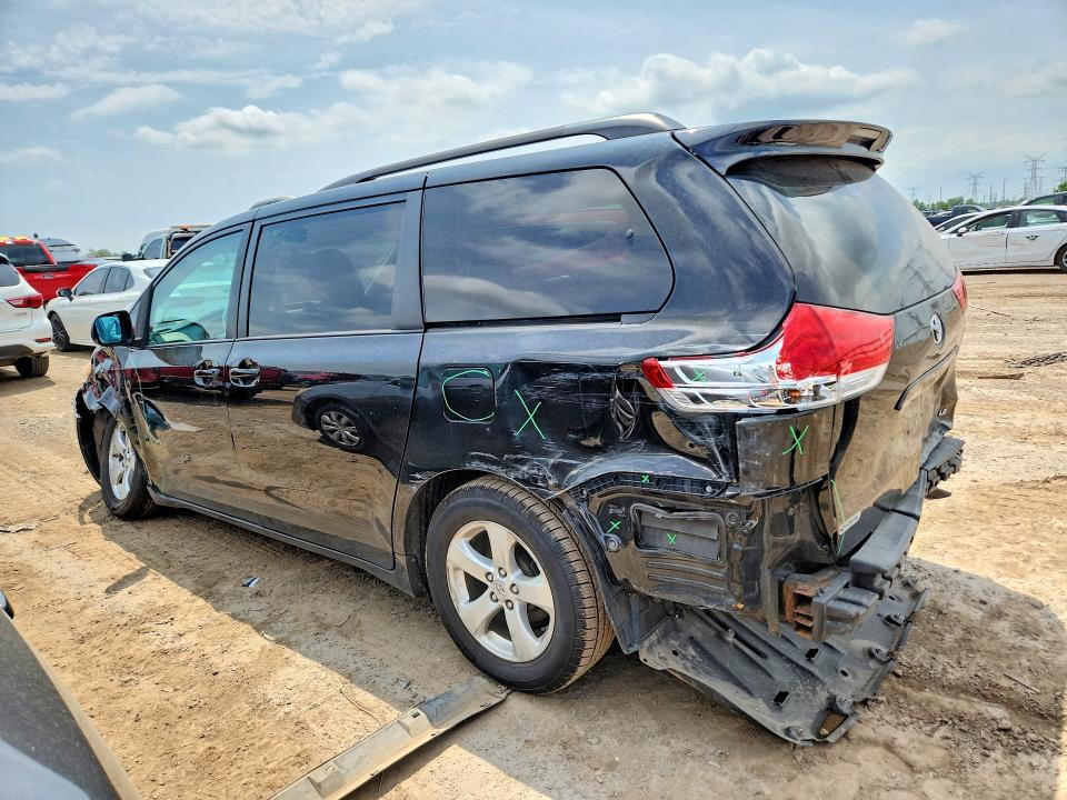 60623406 :رقم المزاد ، 5TDKK3DC6ES470918 vin ، 2014 Toyota Sienna مزاد بيع