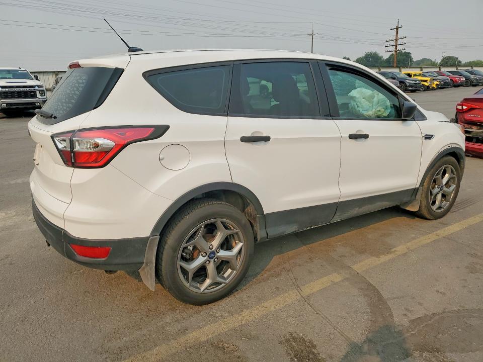 2017 Ford Escape მანქანა იყიდება აუქციონზე, vin: 1FMCU0F74HUB44916, აუქციონის ნომერი: 62682856