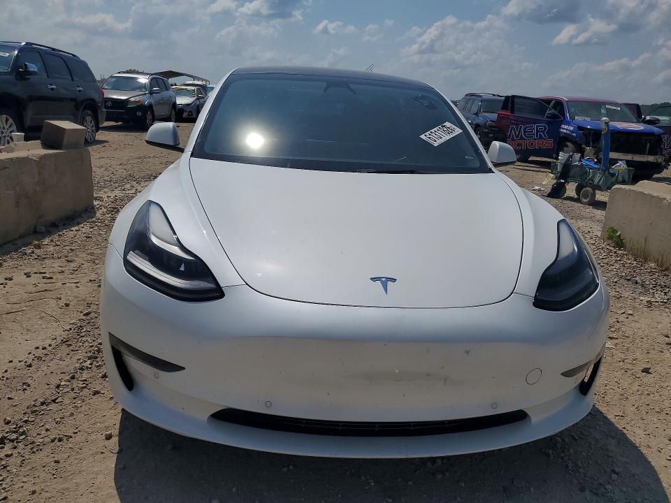 61311826 :رقم المزاد ، 5YJ3E1EA1MF084679 vin ، 2021 Tesla Model 3 مزاد بيع