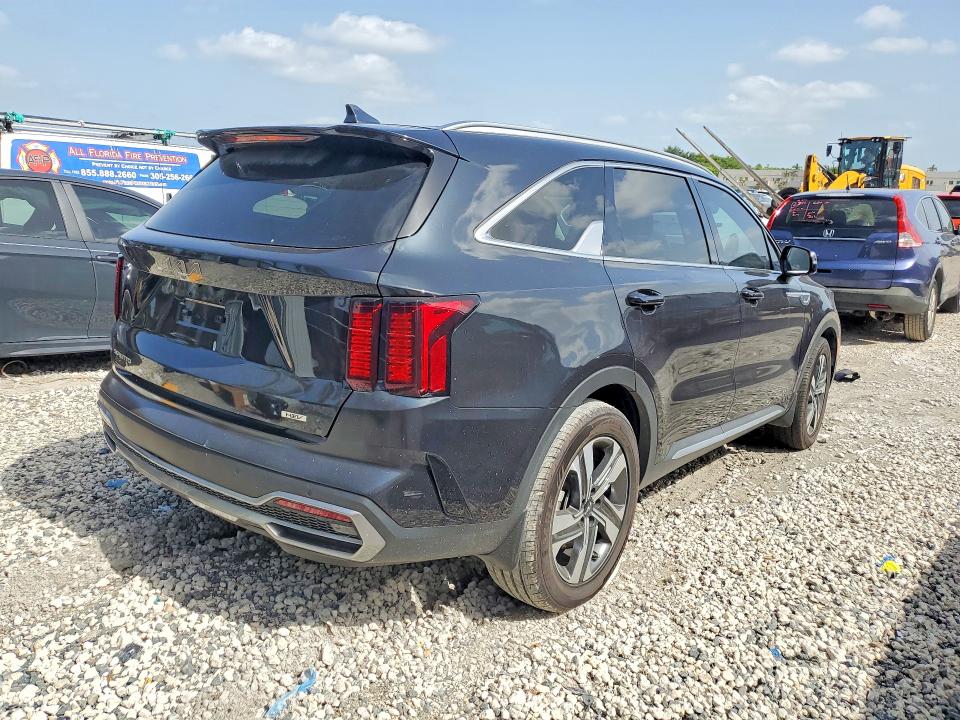 60372296 :رقم المزاد ، KNDRHDLG4P5211683 vin ، 2023 Kia Sorento Hybrid مزاد بيع