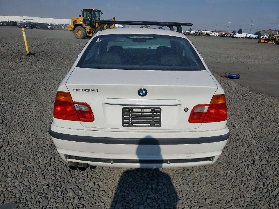 61066086 :رقم المزاد ، WBAAV53461JS96877 vin ، 2001 Bmw 330 مزاد بيع