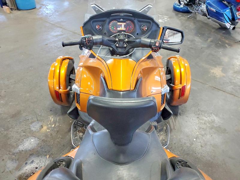 60252796 :رقم المزاد ، 2BXNBDD15EV001448 vin ، 2014 Can-am Spyder Roadster مزاد بيع