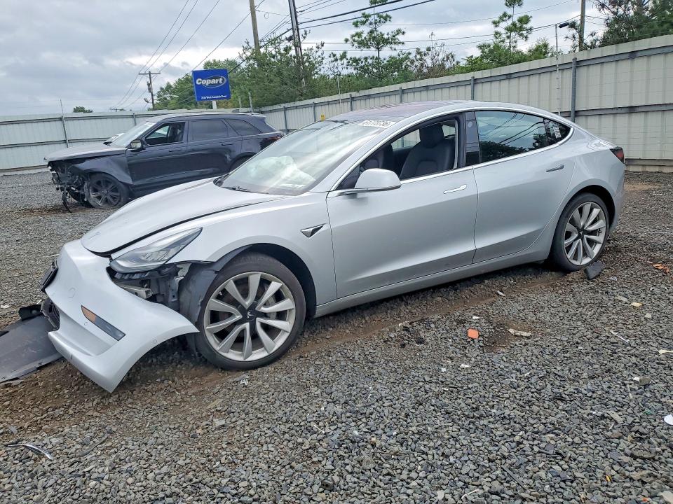 Auction sale of the 2018 Tesla Model 3, vin: 5YJ3E1EA7JF007956, lot number: 61773736