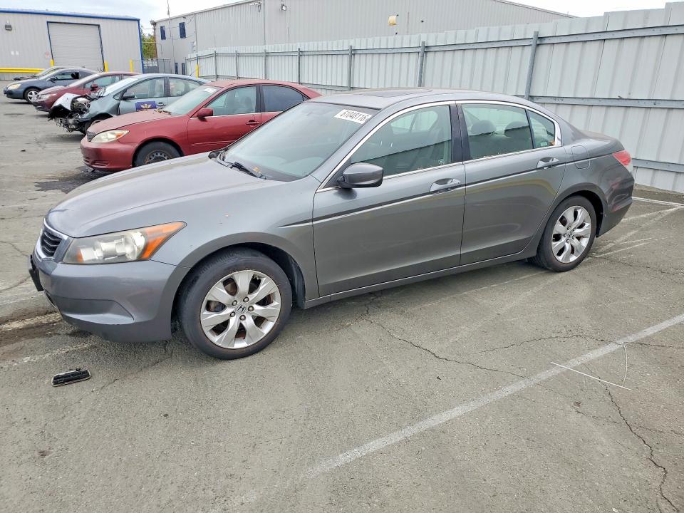 Auction sale of the 2008 Honda Accord, vin: JHMCP26738C065331, lot number: 61048116