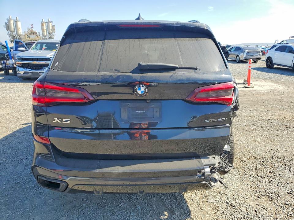 62445696 :رقم المزاد ، 5UXCR4C06M9G90488 vin ، 2021 Bmw X5 مزاد بيع