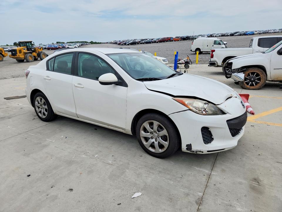 63652816 :رقم المزاد ، JM1BL1TF4D1817400 vin ، 2013 Mazda 3 مزاد بيع