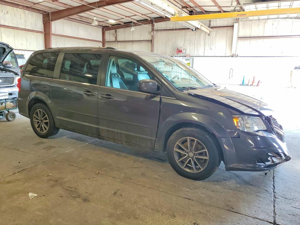 61404186 :رقم المزاد ، 2C4RDGCG8HR858654 vin ، 2017 Dodge Gr Caravan مزاد بيع