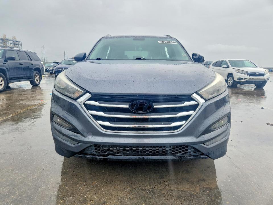 60586996 :رقم المزاد ، KM8J33A44GU139268 vin ، 2016 Hyundai Tucson مزاد بيع