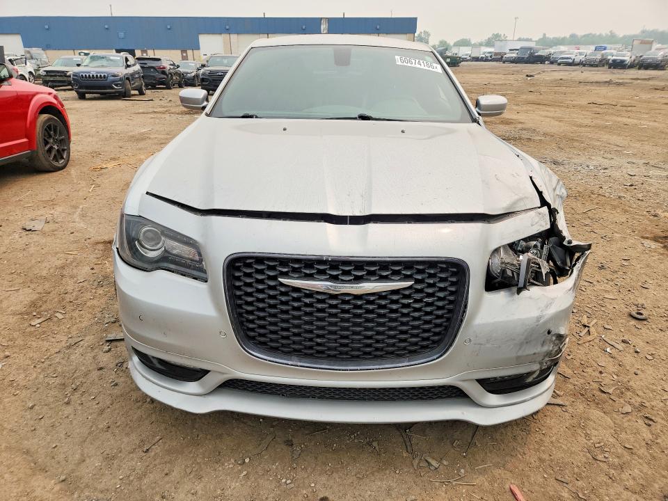 60674186 :رقم المزاد ، 2C3CCAGGXKH573438 vin ، 2019 Chrysler 300 مزاد بيع
