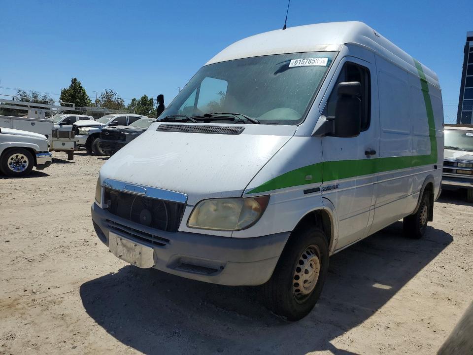 61578536 :رقم المزاد ، WD2PD644045610958 vin ، 2004 Dodge Sprinter مزاد بيع