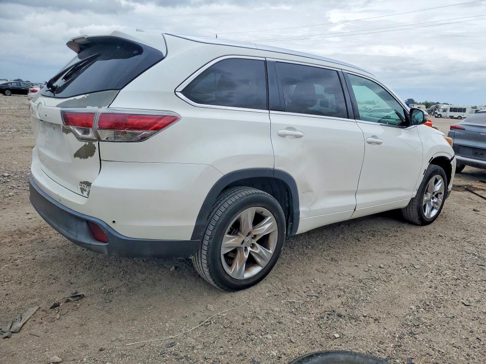 2015 Toyota Highlander მანქანა იყიდება აუქციონზე, vin: 5TDYKRFH8FS064923, აუქციონის ნომერი: 62356656