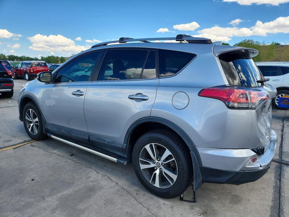 Auction sale of the 2017 Toyota Rav4, vin: 2T3RFREV0HW562535, lot number: 63329216