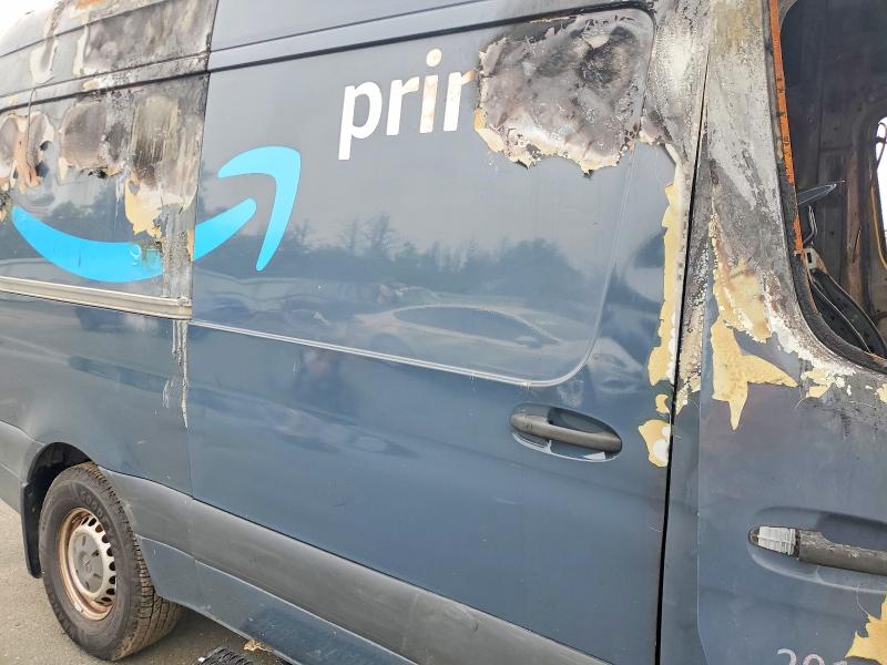 61695756 :رقم المزاد ، WD4PF0CD3KP088408 vin ، 2019 Mercedes-benz Sprinter مزاد بيع