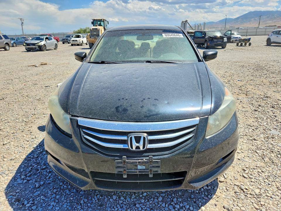 60649646 :رقم المزاد ، 1HGCP3F84BA012755 vin ، 2011 Honda Accord مزاد بيع