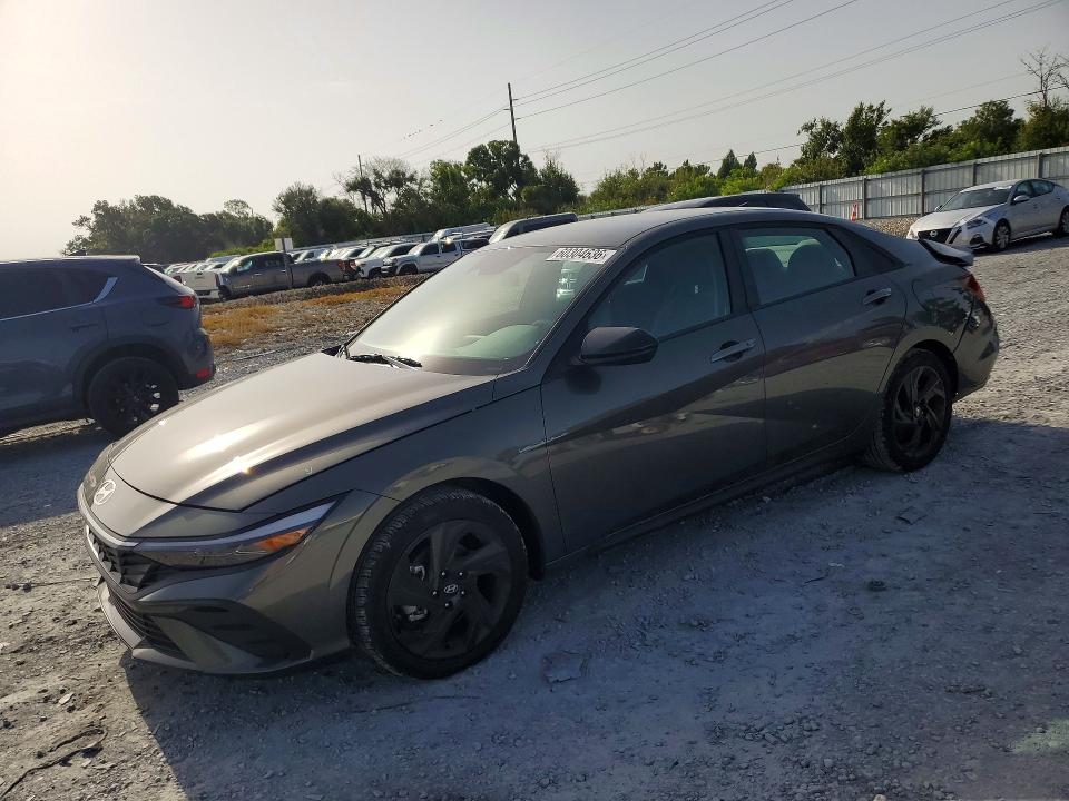 60304636 :رقم المزاد ، KMHLM4DG2TU127020 vin ، 2026 Hyundai Elantra مزاد بيع