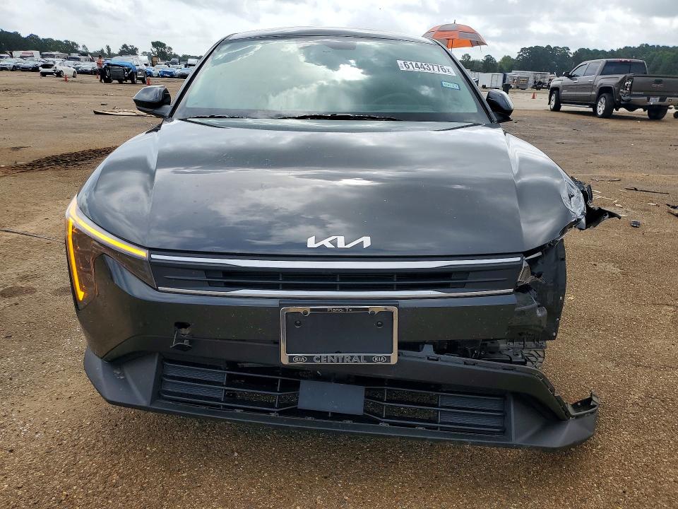 2025 Kia K4 მანქანა იყიდება აუქციონზე, vin: 3KPFT4DE4SE117721, აუქციონის ნომერი: 61443776